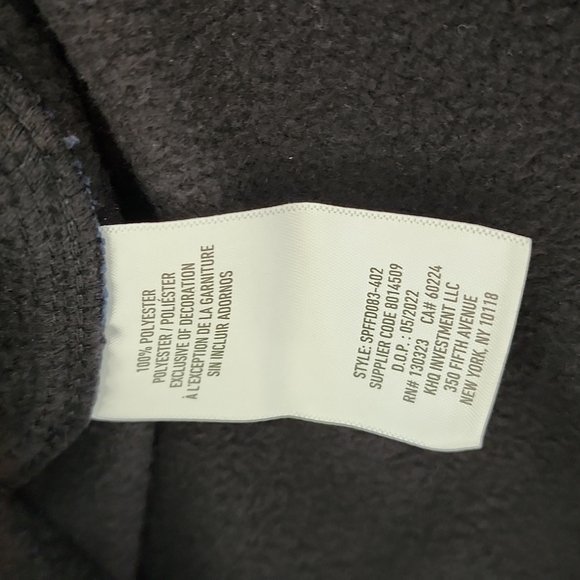 SPYDER SWEATER WITH HOODIE, 2 ZIPPER POCKETS IN THE FRONT, SIZE MEDIUM (M) - Picture 11 of 12